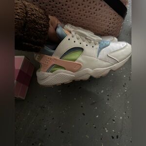 Nike Air Huarache White/Sky Blue/Light Pink size 8pl